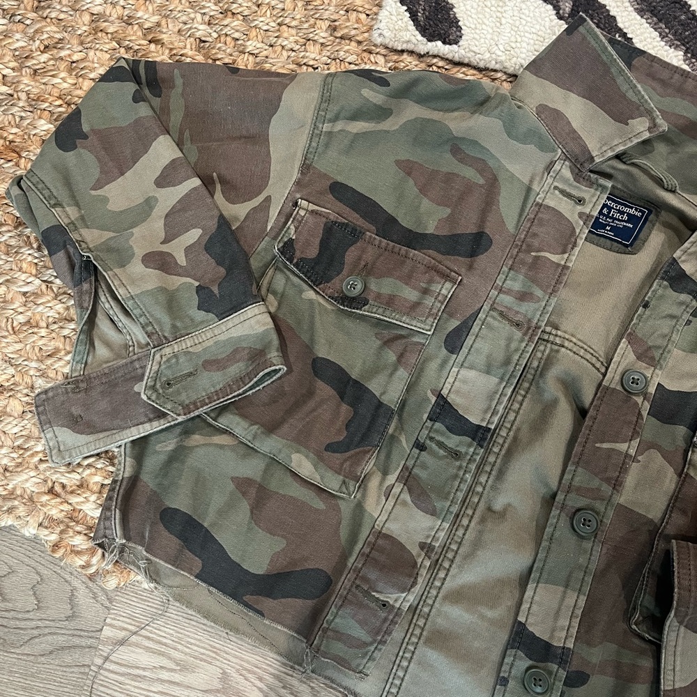 Abercrombie Copped Cut Off Camo Jacket